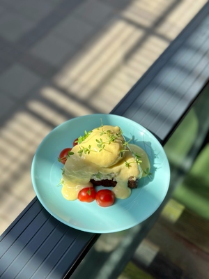 Яйця Бенедикт