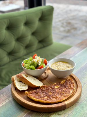 Сніданок з омлетом